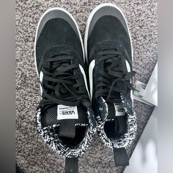 Vans - Picture 3 of 5